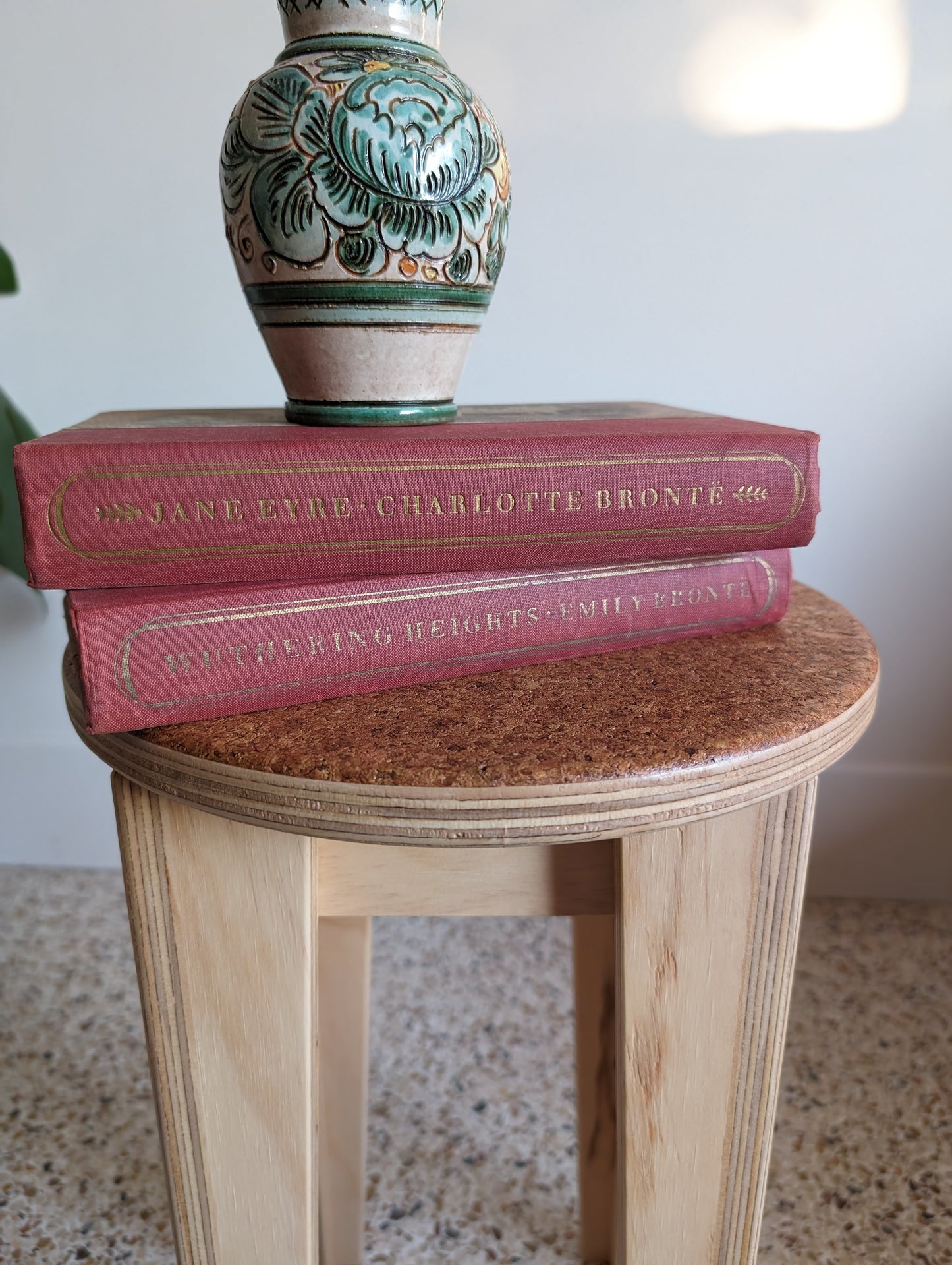 The stool in plywood