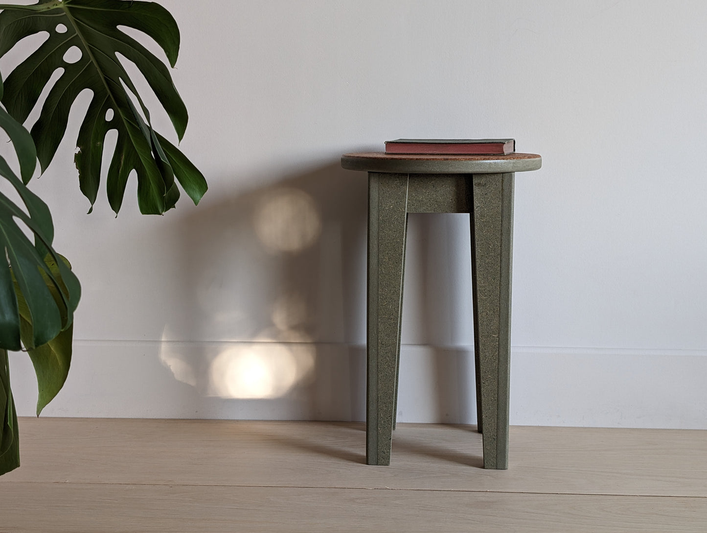 The stool in MDF