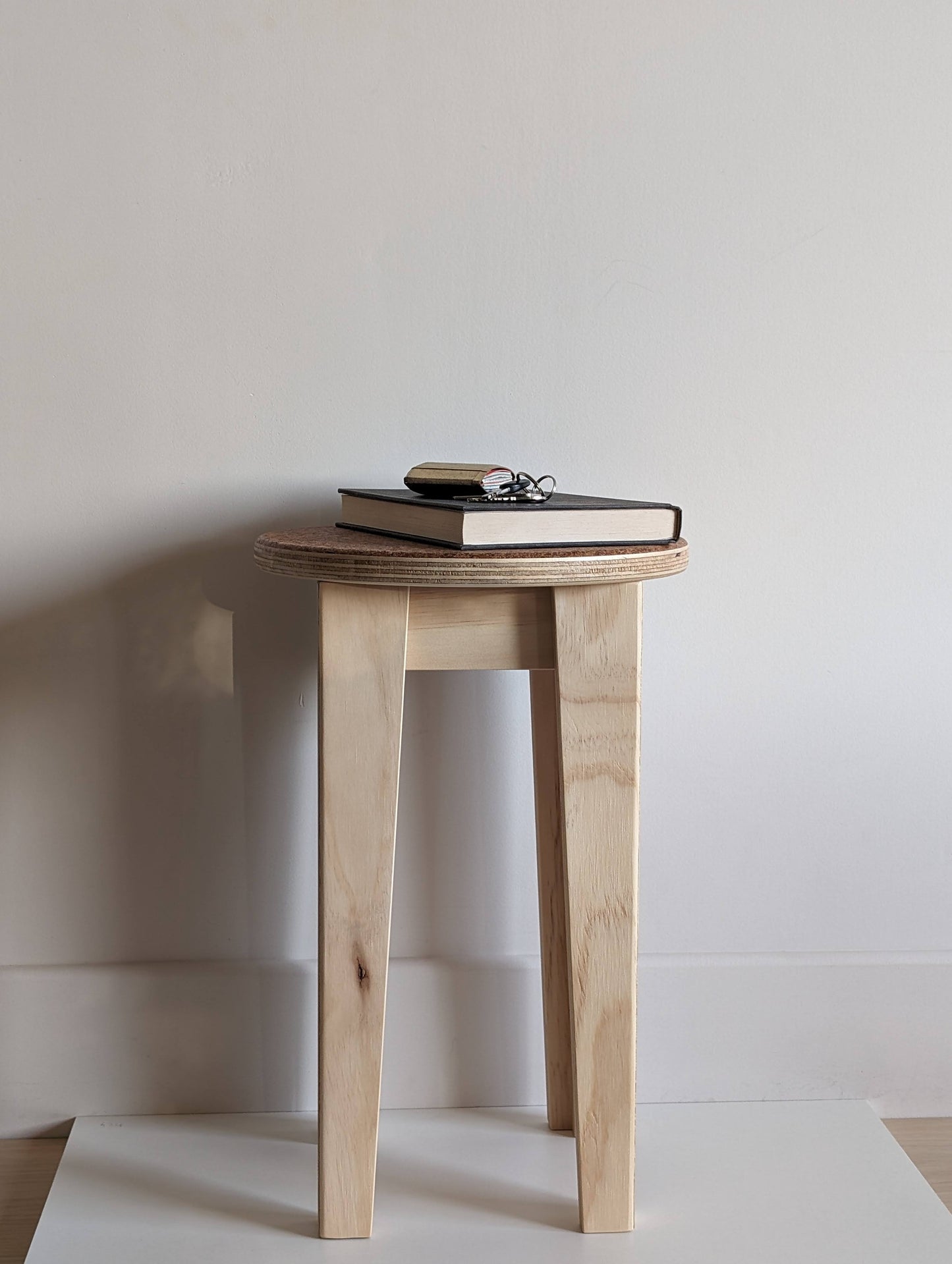 The stool in plywood